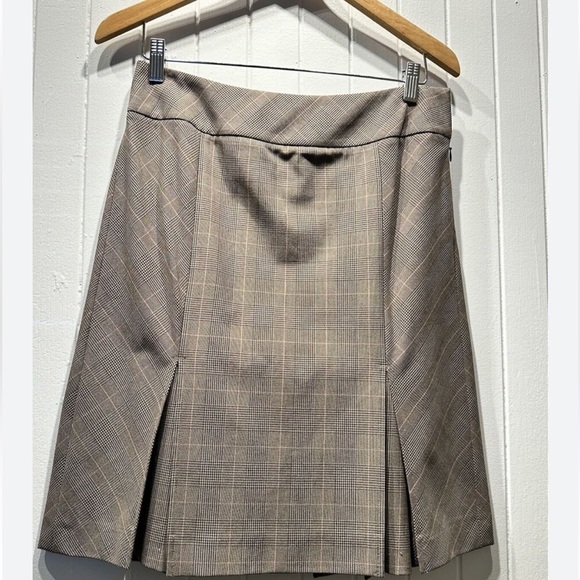🌸Ann Taylor skirt size 4 Women's Check Pleated Skirt size 4 - Picture 1 of 4